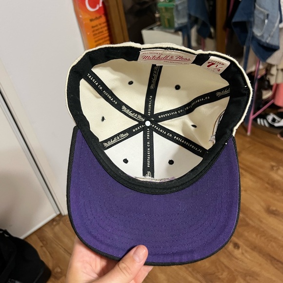 LAKERS hat - Picture 8 of 12